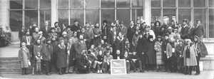 "Весной 1985 г. ТЭИИ удалось провести еще одну огромную выставку в ЛДМ с приглашением большого числа иногородних художников. Всего 197 авторов 818 работ. Конечно, это беспокоило власти! Именно то, что это
было цеховое Товарищество «неофициалов» в масштабах империи" (С. Ковальский)